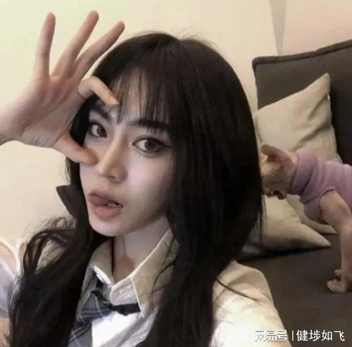 吃瓜网红头像女生版图片,揭秘网红头像中的时尚魅力
