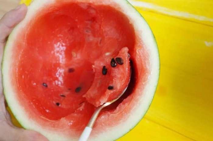 吃瓜吃到自己喜欢的网红身上,意外吃瓜吃到心仪网红，甜蜜惊喜不期而至