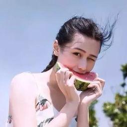 网红吃瓜头像图片女生,揭秘网络红人的时尚潮流与个性魅力